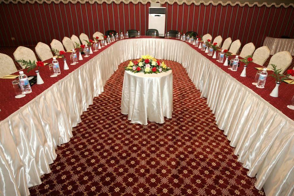 Dammam Hotell Exteriör bild