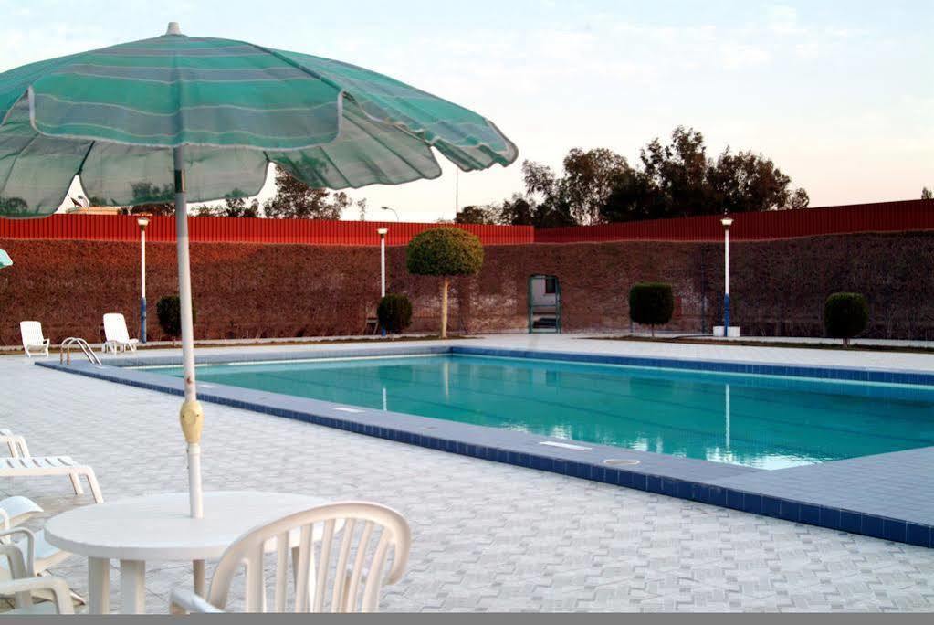 Dammam Hotell Exteriör bild